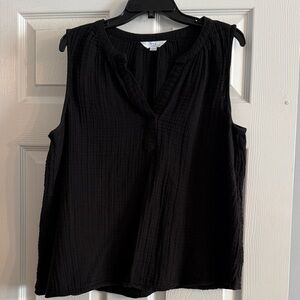 Time and Tru Black Sleeveless Textured Blouse